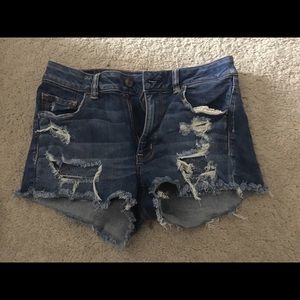 Distressed denim shorts w/ lace pockets, STRETCHY